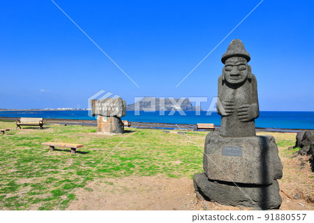 城山海水浴場,光池基海水浴場,城山日出峰,日出峰山頂,大海,退潮,海鷗, 城山海水浴場,光池基海水浴場,城山日出峰,日出峰山頂,大海,退潮,海鷗, 91880557