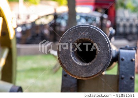 cannon old for guarding the fort close-up cast iron barrel cannon old for guarding the fort close-up cast iron barrel 91881581