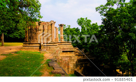 View to citadel of Yapahuwa , old capital of Sri-Lanka 91885401