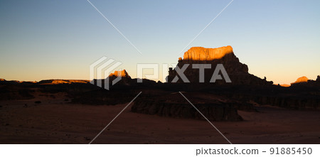 Sunrise view to Moul Naga valley at in Tassili nAjjer national park, Algeria 91885450