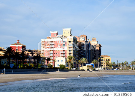 Alboraya beach with colourful house in Port Saplaya Alboraya beach with colourful house in Port Saplaya 91889566