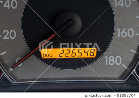 超過 220,000 公里的汽車里程表 超過 220,000 公里的汽車里程表 91892704