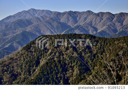 從丹澤相模阿爾卑斯山的荻野高鳥看小山和三重山 從丹澤相模阿爾卑斯山的荻野高鳥看小山和三重山 91893213