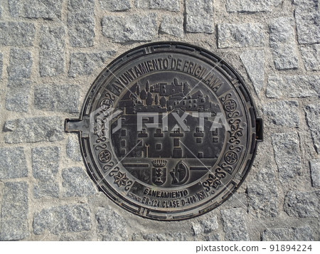 [西班牙] 鵝卵石路和井蓋 (Frigiliana) 91894224