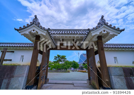 神奈川縣小田原市小田原城公園內的馬道門 神奈川縣小田原市小田原城公園內的馬道門 91894426
