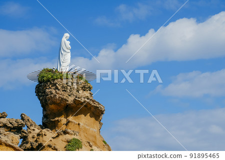 detail of the Rocher de la Vierge, in Biarritz 91895465