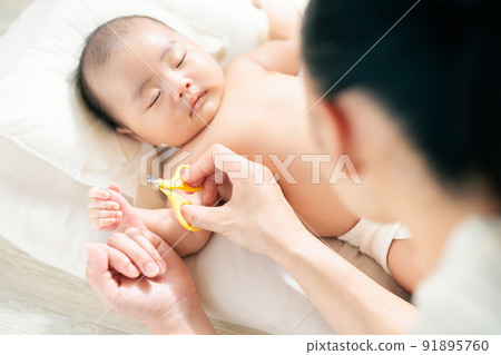 嬰兒指甲護理指甲剪 1 個月大 91895760