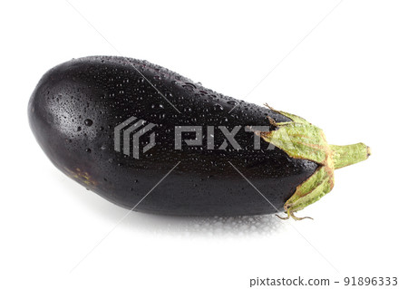 Aubergine isolated on white 91896333