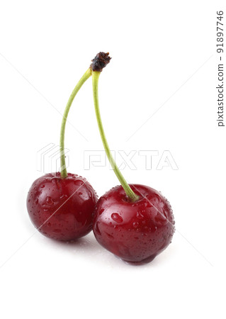 Cherries isolated on white 91897746