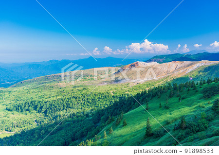 (Gunma Prefecture) Mt. Shirane seen from the highest point of Shiga Kusatsu Road / Japan National Highway 91898533