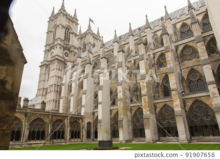 Inner courtyard of the Westminster Abbey Inner courtyard of the Westminster Abbey 91907658