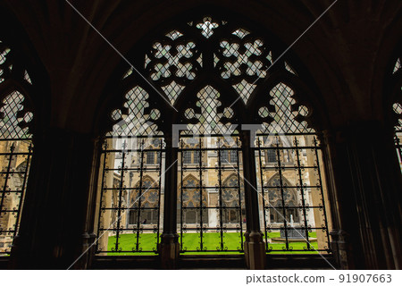 Inner courtyard of the Westminster Abbey 91907663