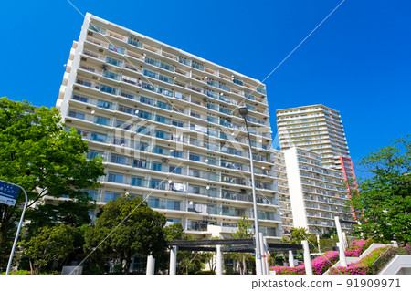 High-rise condominiums on the Inage coast in Takasu, Mihama-ku, Chiba 91909971