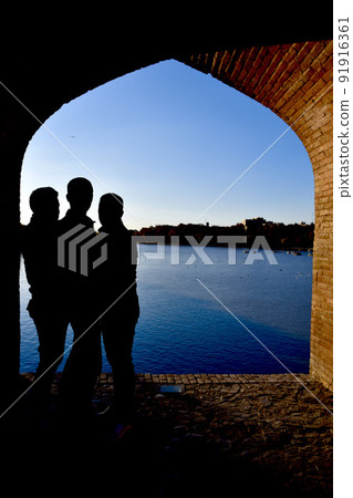 Si O Se Pol 橋和伊朗伊斯法罕的伊朗人 91916361