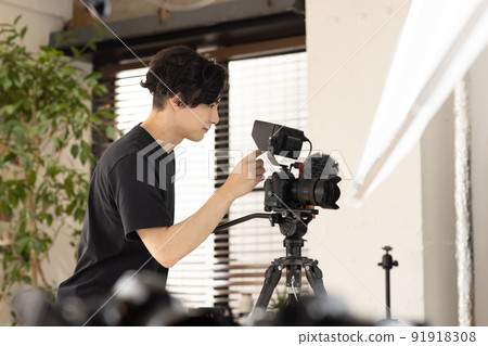 Shooting studio photographer 91918308