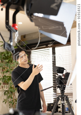 Shooting studio photographer Shooting studio photographer 91918321
