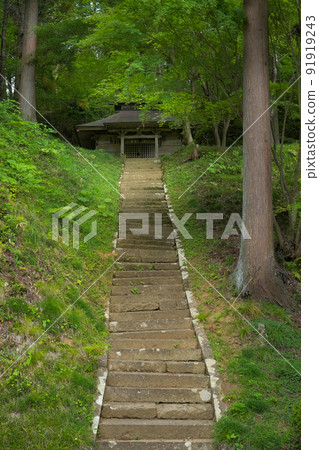 Stairs leading to the temple Stairs leading to the temple 91919243