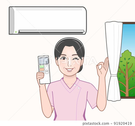 使用空調的婦女 使用空調的婦女 91920419