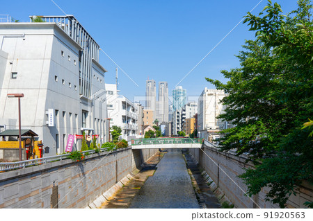 Tokyo scenery 2022 Nakano Shimbashi overlooking the Tokyo Metropolitan Government from the Kanda River 91920563