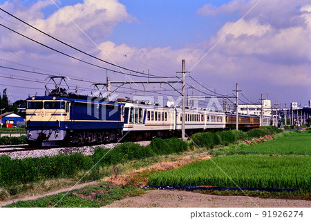 1999 EF65 501 running on the Takasaki Line 1999 EF65 501 running on the Takasaki Line 91926274