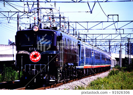 1999 EF5861 Ozashiki train going on the Tokaido freight line Edo 91926306