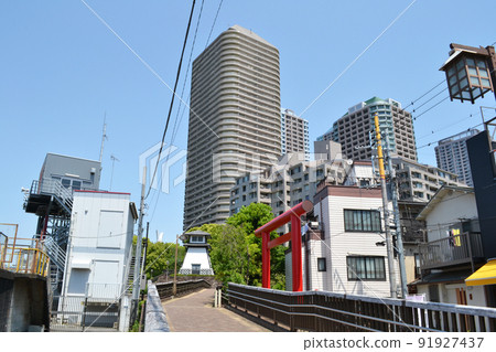 Torii of Sumiyoshi Shrine, Ishikawajima Lighthouse, Sumiyoshi Kobashi and Tsukuda's apartment Torii of Sumiyoshi Shrine, Ishikawajima Lighthouse, Sumiyoshi Kobashi and Tsukuda's apartment 91927437