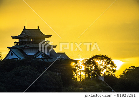 小牧山城麒麟城的日出 91928281