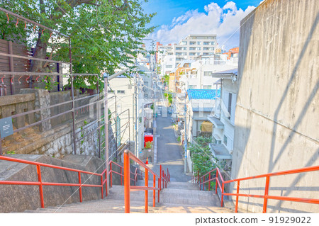 Stairs in front of Suga Shrine in Yotsuya, Tokyo 91929022