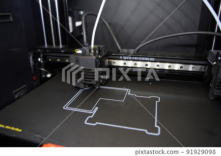 建模期間的 3D 打印機 建模期間的 3D 打印機 91929098