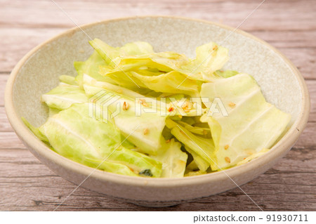 切碎的鹹冷杉捲心菜 切碎的鹹冷杉捲心菜 91930711