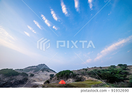 這就是古魯普多,一個被稱為韓國加拉帕戈斯群島的背包客的避難所。 這就是古魯普多,一個被稱為韓國加拉帕戈斯群島的背包客的避難所。 91932690