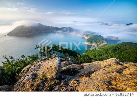 這就是古魯普多,一個被稱為韓國加拉帕戈斯群島的背包客的避難所。 這就是古魯普多,一個被稱為韓國加拉帕戈斯群島的背包客的避難所。 91932714