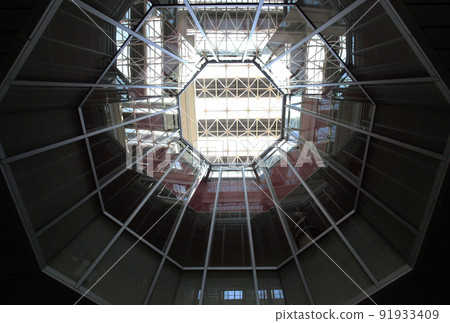 The internal structure of the entrance hall, which is as complex and beautiful as a kaleidoscope The internal structure of the entrance hall, which is as complex and beautiful as a kaleidoscope 91933409