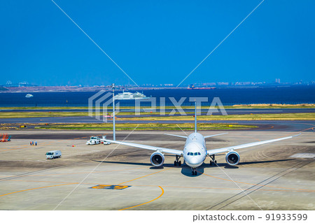 [Cityscape of Tokyo] Cityscape around Haneda Airport (Terminal 2) 91933599