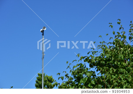 Disaster prevention radio in town 91934953