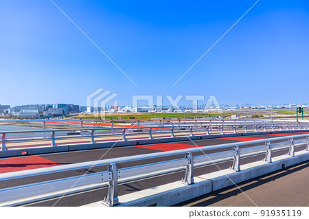 [Tokyo cityscape] City view around Haneda Airport (Tama River Sky Bridge) 91935119
