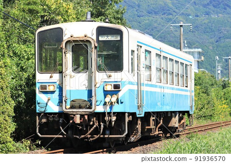 與讚線 Kiha 32 91936570