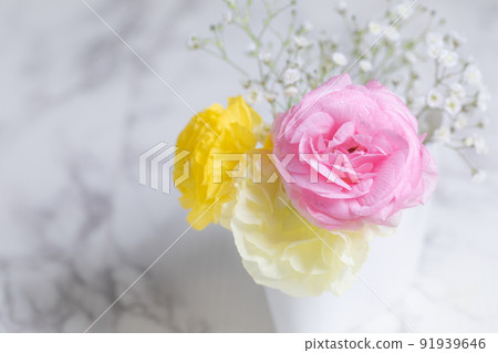 花:一小束毛茛 花:一小束毛茛 91939646