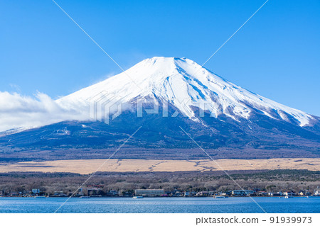 Mt. Fuji in fine weather seen from Lake Nakayama in Yamanashi Prefecture 91939973