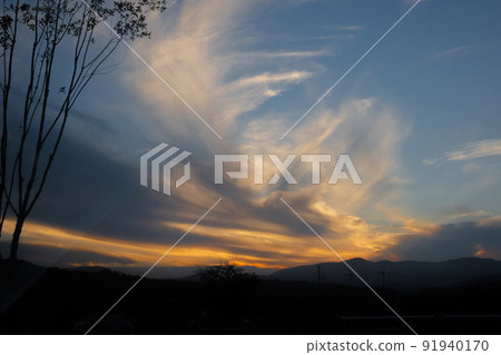 發光和雲 91940170