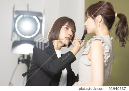 模特和化妝 91940887