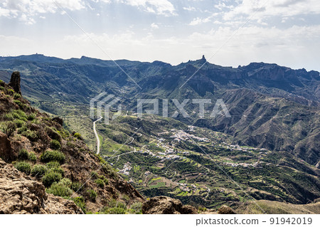 Gran Canaria hiking route Cruz de Tejeda to Artenara, view into Caldera de Tejeda, Canary Islands, Spain 91942019