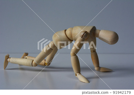 令人驚嘆的繪圖娃娃 91942179