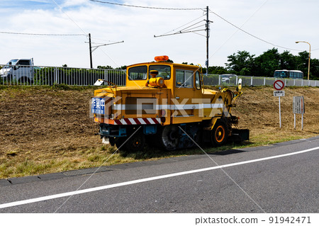 Road sweeper Road sweeper Three-wheel brush type Road sweeper Road sweeper Three-wheel brush type 91942471