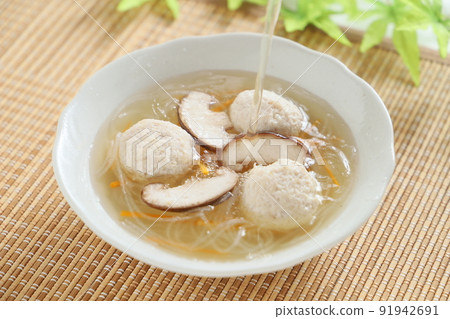 Chinese soup with meat dumplings and vermicelli 91942691