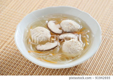 Chinese soup with meat dumplings and vermicelli 91942693