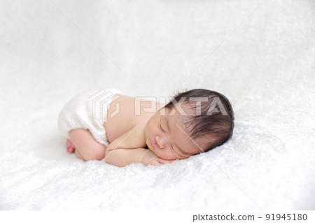 嬰兒 新生兒 新生兒 照片 俯臥 91945180