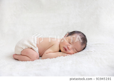 嬰兒 新生兒 新生兒 照片 俯臥 91945191