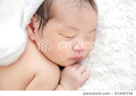 嬰兒 新生兒 新生兒 照片 俯臥 91946356