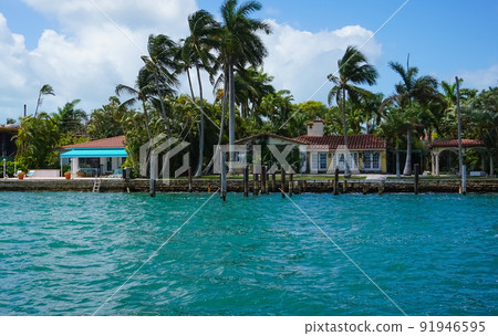 Luxurious mansion in Miami Beach, florida, U.S.A 91946595